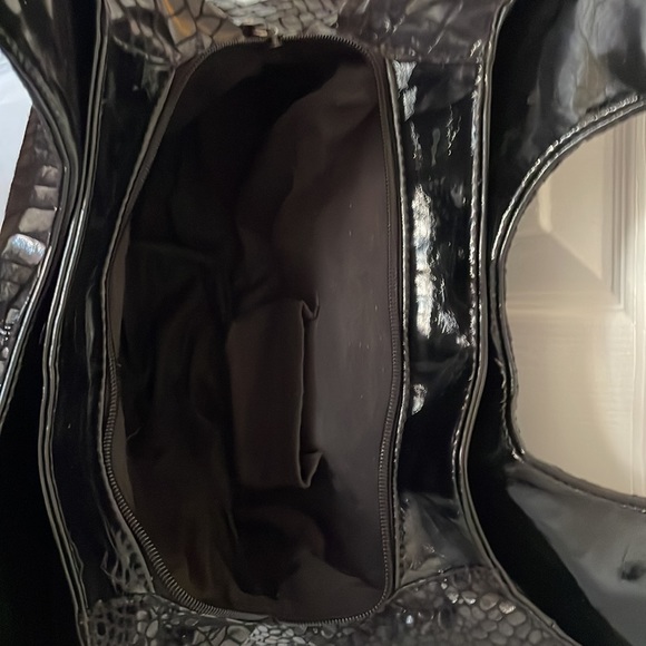 ⭐️2/$6 sale - Relic Black snakeskin purse - Picture 3 of 3